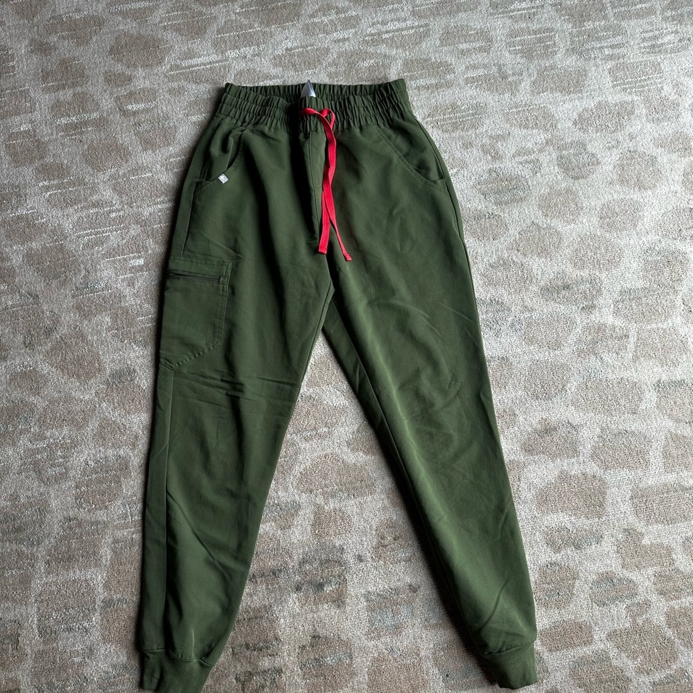 Women’s Hunter Green Jogger Pants with Red Drawstring